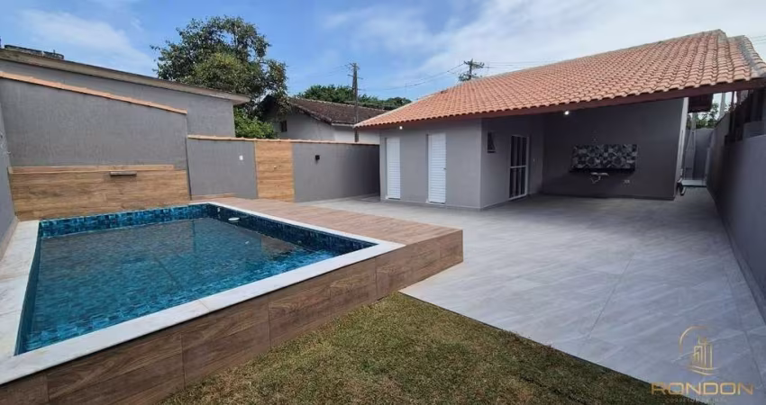 Casa com 2 dormitórios, sendo 1 suíte no Belas Artes em Itanhaém / SP
