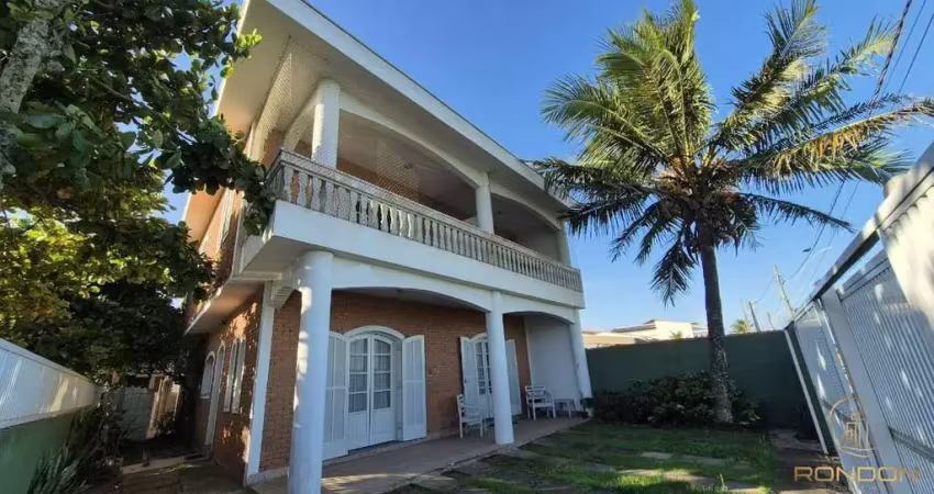 Casa com 5 dormitórios, sendo 1 suíte no Cibratel II em Itanhaém / SP