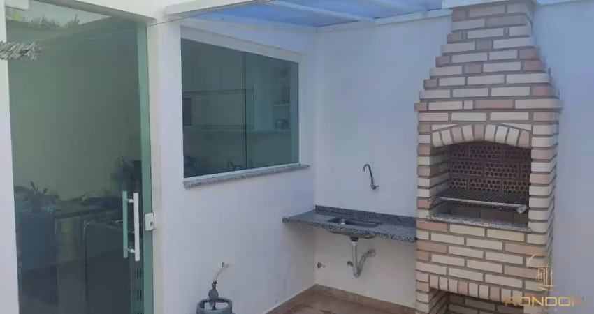 Sobrado com 2 dormitórios, sendo 2 suítes no belas artes em itanhaém / sp