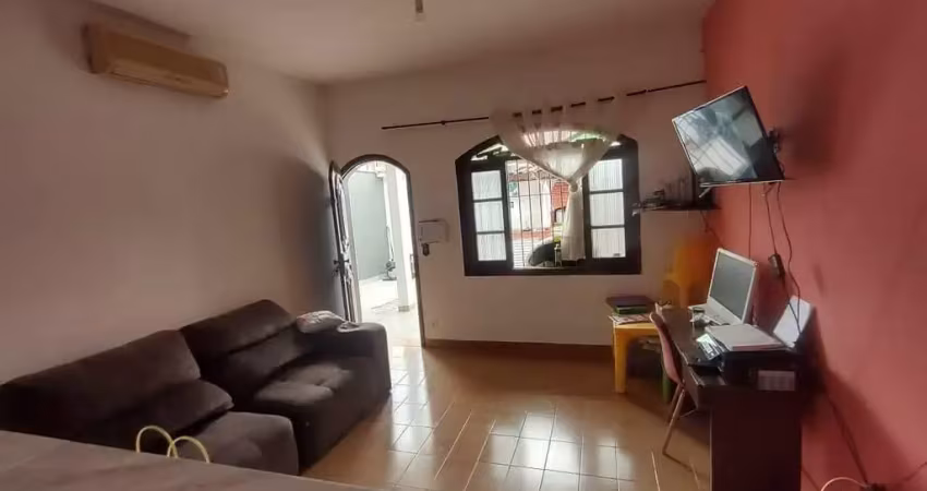 Casa com 2 dormitórios, sendo 1 suíte no suarão em itanhaém, sp.