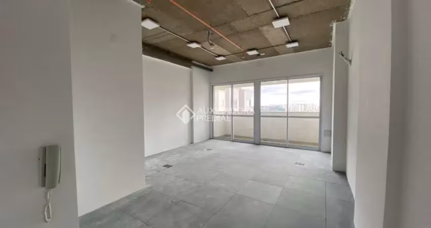 Sala comercial para alugar na Avenida Pereira Barreto, 1479, Baeta Neves, São Bernardo do Campo