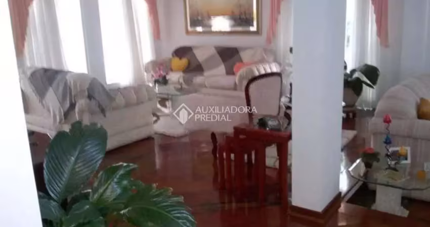 Casa com 3 quartos à venda na Rua Mário Narciso Stocco, 101, Nova Petrópolis, São Bernardo do Campo