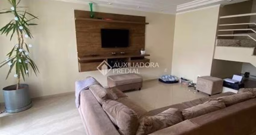 Casa com 4 quartos à venda na Rua Helena Aparecida Secol, 33, Nova Petrópolis, São Bernardo do Campo