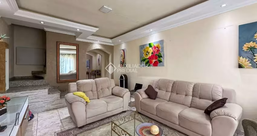 Casa com 4 quartos à venda na Rua Baturité, 348, Vila Curuçá, Santo André