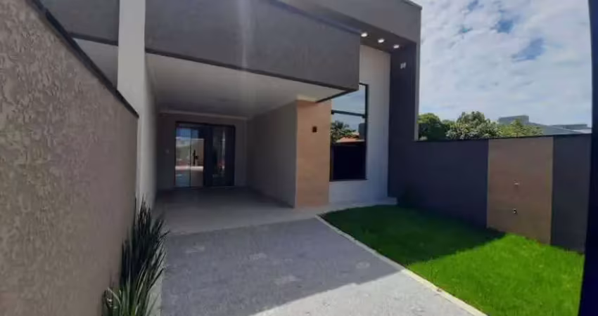CASA COM EXCELENTE PADRÃO DE ACABAMENTO NA PRAIA DE ITAJUBA!!