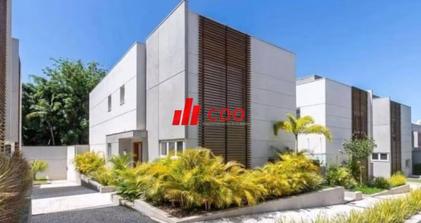Condomínio Hipica Garden lindo sobrado com 4 suítes 1 Master, 4 salas, 5 banheiros, útil de 657,43 m² 4 vagas