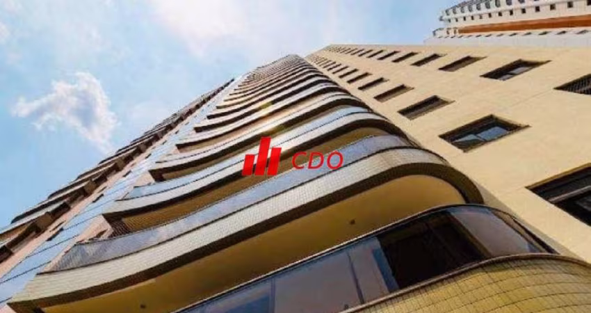 Cobertura Duplex a venda com 4 dormitórios sendo 3 suítes,sala para 3 ambientes,5 vagas,útil de 335 m²