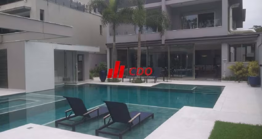 Riviera de São Lourenço linda casa no Modulo 17 com 5 suítes sala para 4 ambientes,terreno de 743 m² área construída de 511 m²