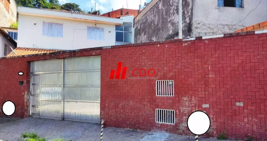 Sobrado a venda próximo metrô Campo Limpo Jardim Piracuama, com 3 dormitórios sendo 1 suíte,2 salas,4 vagas, útil de 130m²,terreno 260m²