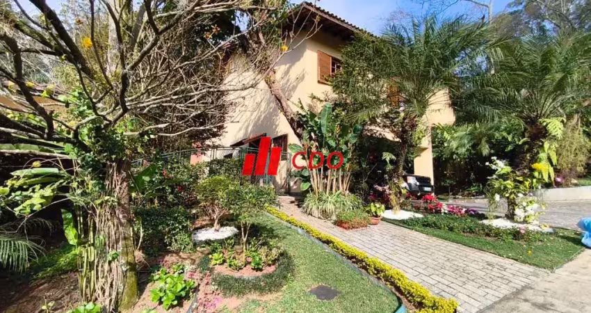Casa a venda  condomínio ype amarelo no horto do ype, são paulo-sp: 3 dormitórios sendo 3 suítes, 4 salas, 5 banheiros, jardim, 4 vagas, 336m².