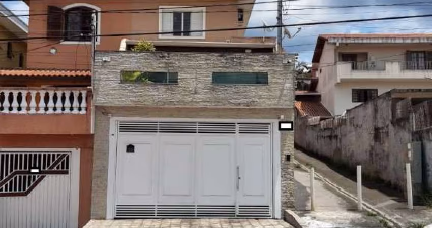 Sobrado próximo autódromo com 3 dormitórios sendo 1 suíte 3 salas,2 vagas 145 m²