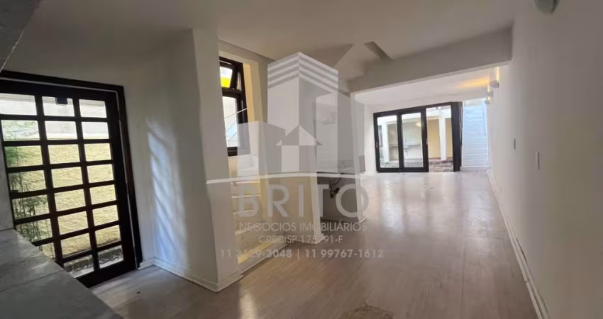 SOBRADO EM COM 4 DORMITÓRIOS SENDO 2 SUITES ,SALA PARA 2 AMBIENTES ,COZINHA COM ARMÁRIOS, LAVANDERIA ,ESCRITÓRIO,GARAGEM PARA 2 CARROS E CHURRASQUEIRA