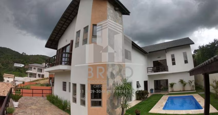 Linda Casa em Atibaia no Condomínio Clube da Montanha com Vista Deslumbrante e localizado a 6,5km da Rodovia Fernão Dias