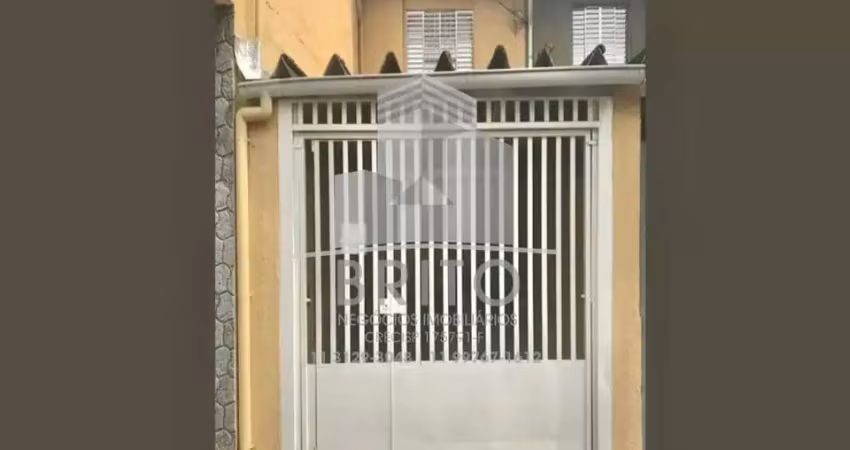 Sobrado a venda em rua sem saída no Jd Bonfiglioli, sendo 02 dormitórios, sala ampla para 02 ambientes, cozinha, dependência de empregada, e 01 vaga