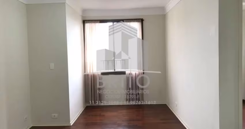 Apartamento com 03 dormitórios, 01 vaga, sala de estar e jantar, ampla cozinha, área de serviço ventilada e iluminada. ótimo acabamento e andar alto