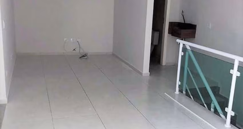 Sobrado em condomínio fechado no Horto Florestal, 3 dormitórios(1 suíte), living para 2 ambientes 2 banheiros, cozinha, área de serviço, 2 vagas