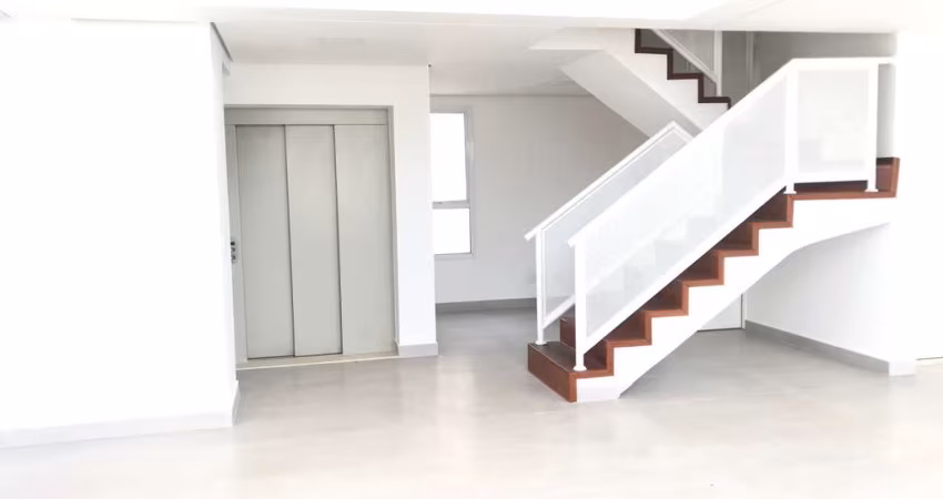 Maravilhosa Cobertura Duplex com 300m² no Alto de Santana com 04 suítes, 05 vagas, hall com pé direito duplo, varanda gourmet, lareira, jacuzzi na áre