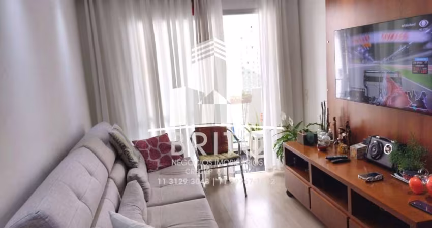 Belíssimo apartamento com 02 dormitórios, 01 vaga, varanda, andar alto, fino acabamento