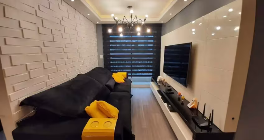 Belíssimo apartamento com 02 dormitórios, sendo 01 suíte com varanda, 02 vagas de garagem, imóvel novo e muito bem localizado