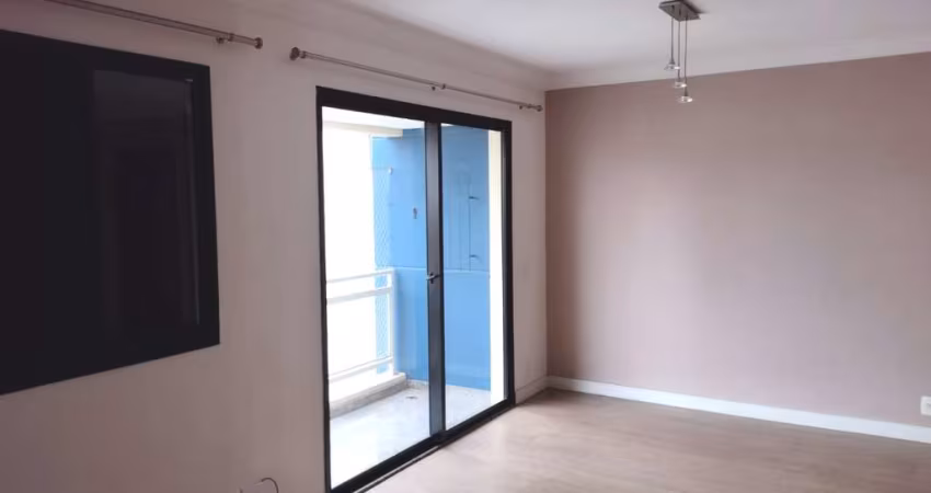 Belíssimo apartamento com 3 dormitórios, sendo uma suíte, 2 vagas fixas, varanda, depósito, principais itens de lazer no condomínio