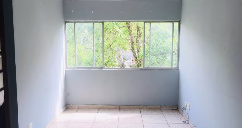Ótimo apartamento com 03 dormitórios, 01 vaga fixa,  sala para 02 ambientes, 02 banheiros, área de serviço, bom espaço de cozinha, janelas grandes