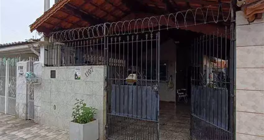 Casa à venda no Balneário Maracanã, Praia Grande 