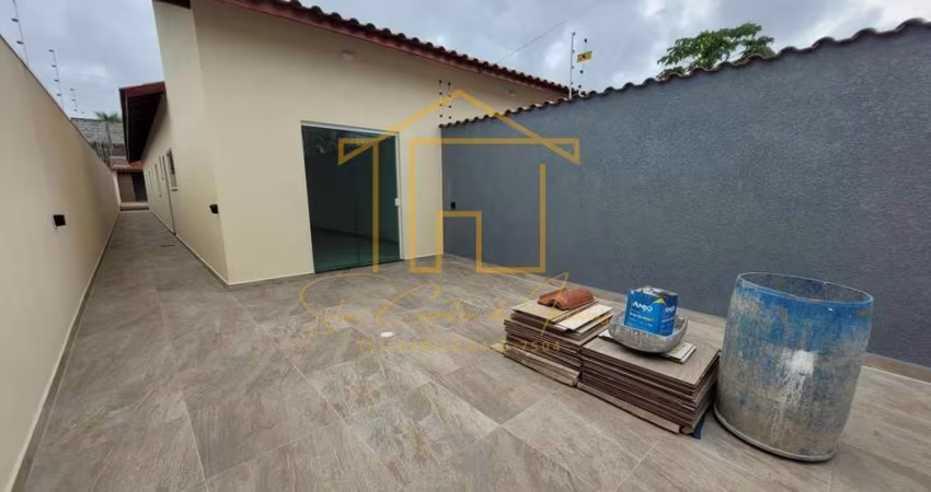 Casa para Venda em Itanhaém, Jardim Grandesp, 3 dormitórios, 2 suítes, 4 banheiros, 2 vagas