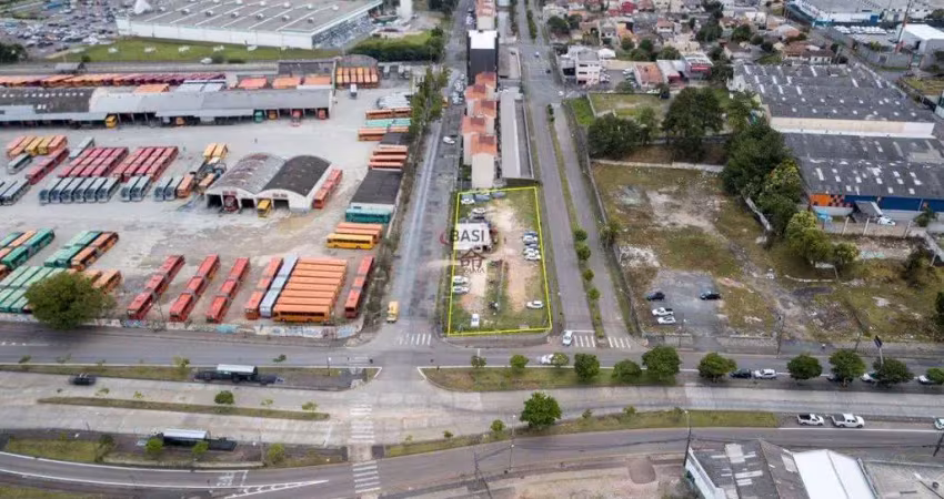 Super terreno de esquina, com area de 1995 metros quadrado