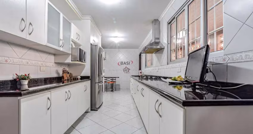 Casa a venda no parolin com 03 dormitorios e piscina com 270 m2