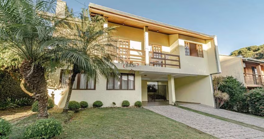 Casa, 03 dormitórios, 04 vagas, terreno amplo, Boa Vista, Curitiba.