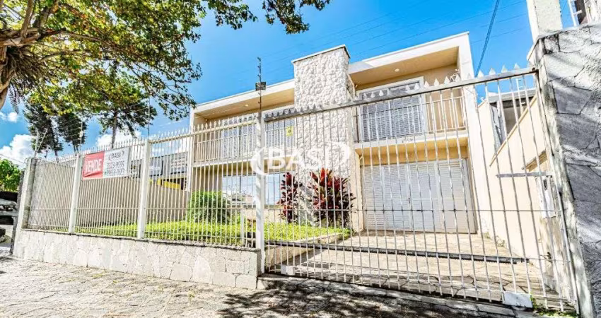 Casa comercial em excelente localização, desocupada.