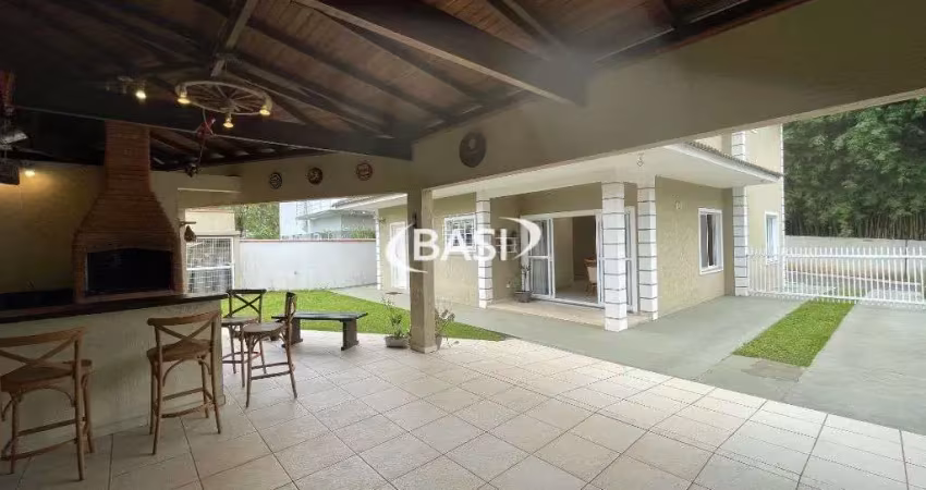 Casa ampla com edicula no condominio villagio montecatini