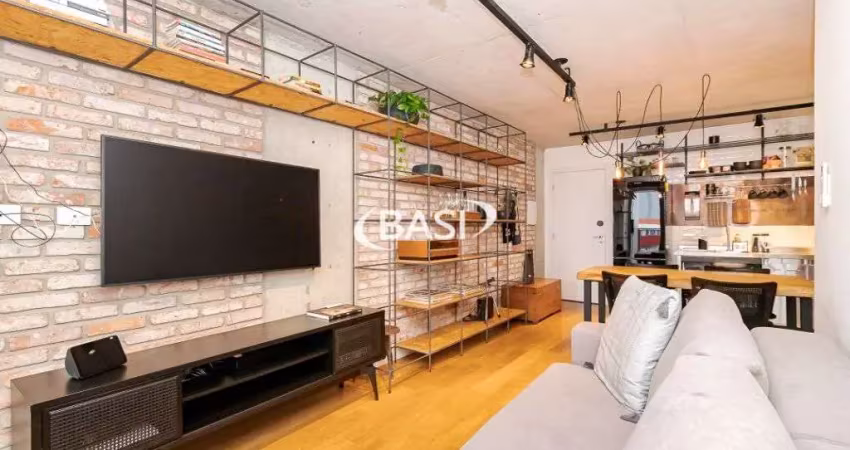Apartamento de 2 dormitorios com suite a venda no alto da xv !!!! (sacada com churrasqueira , piscina aquecida , duas vagas de garagem paralelas , andar alto , vista livre )