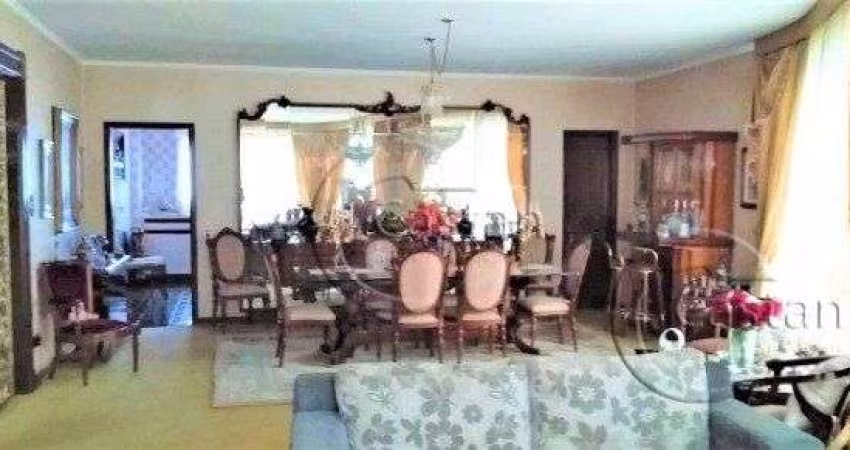 Apartamento com 3 quartos para alugar na Avenida Paes de Barros, --, Mooca, São Paulo