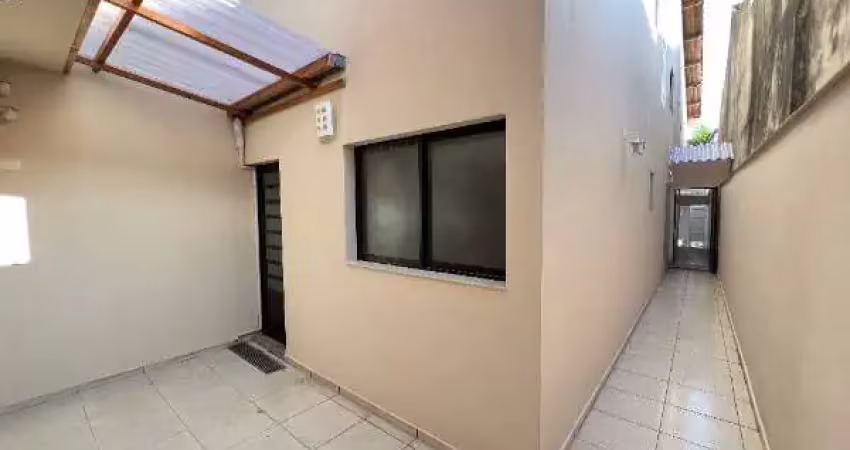 Casa com 3 quartos para alugar na Rua Professor Gustavo Pires de Andrade, --, Vila Prudente, São Paulo