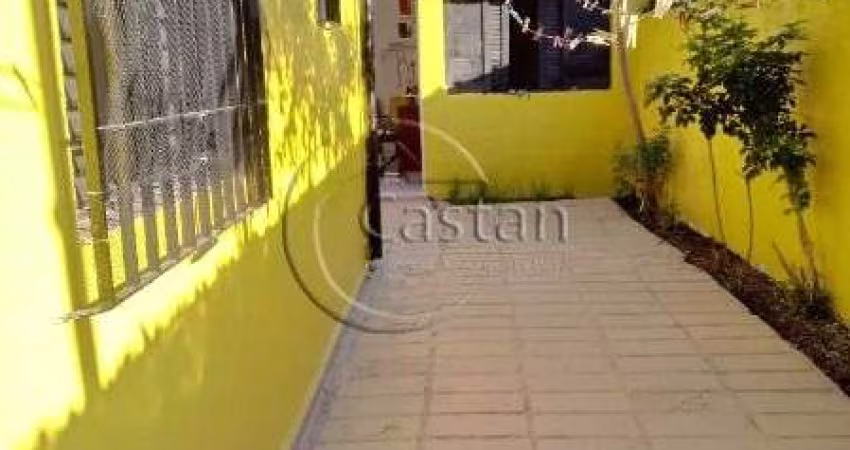 Casa com 3 quartos à venda na Rua Pirajá, --, Água Rasa, São Paulo