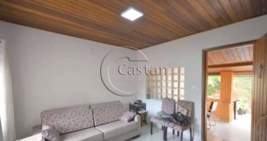 Casa com 3 quartos à venda na Avenida Lacerda Franco, --, Cambuci, São Paulo