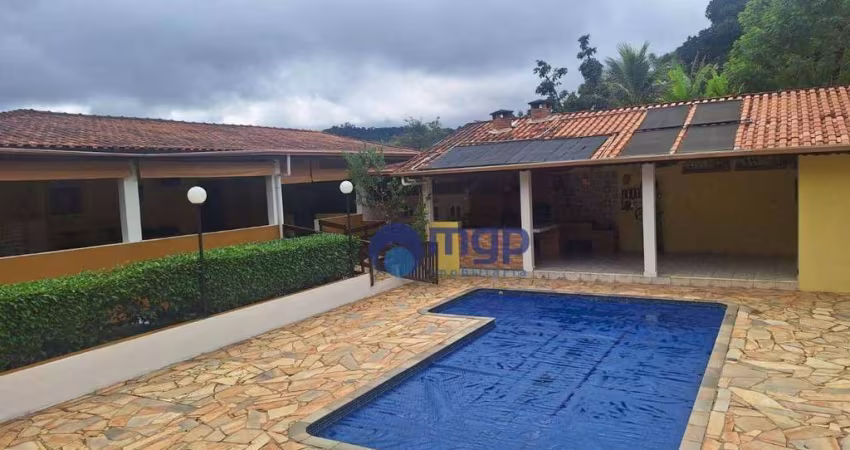Chácara com 5 quartos, à venda no Centro de Biritiba Mirim - 420 m²