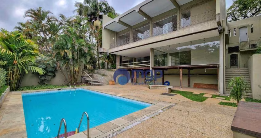 Casa à Venda em Rua Fechada na Região do Morumbi - 900 m² - São Paulo/SP