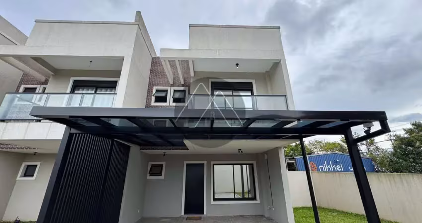 Triplex de alto padrão, mobiliado e localizado em condomínio fechado no bairro uberaba.