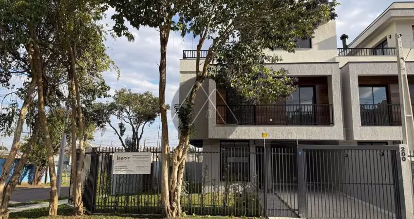 Triplex novo com terraço e amplo espaço de terreno a venda no guabirotuba