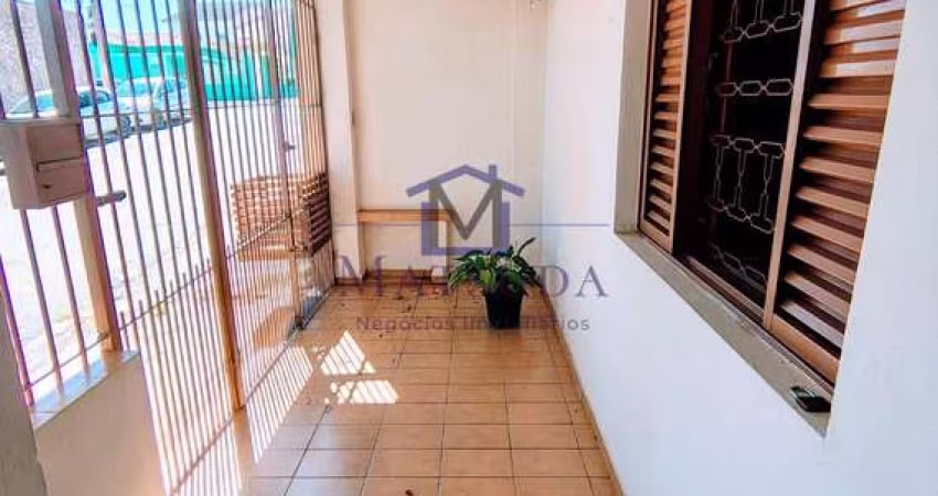 Locação, 3dorm, sendo 2 suítes, 4 vagas, no Monte Castelo.
