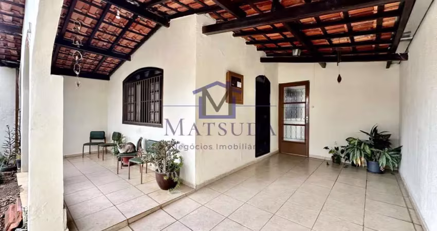 Casa Térrea 3 dorm, 1 suite, 1 vaga no Monte Castelo