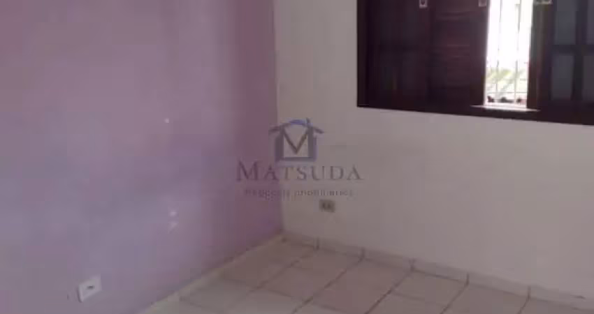 Sobrado de 3dorm, 2wc, quintal amplo no fundo, monte castelo