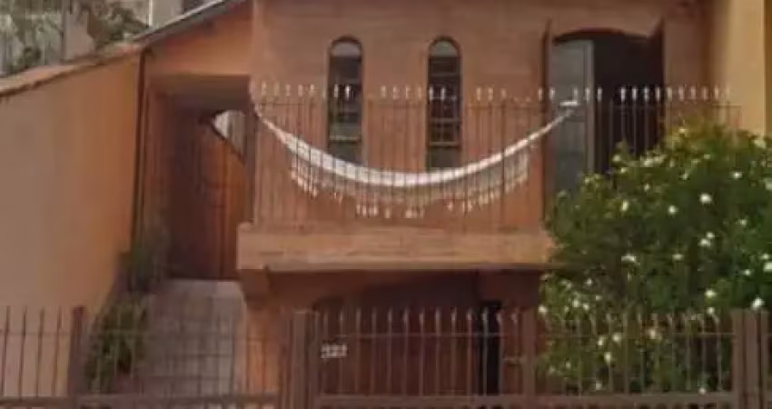 Excelente sobrado 3dorm, suíte, 3 vagas no Monte Castelo.