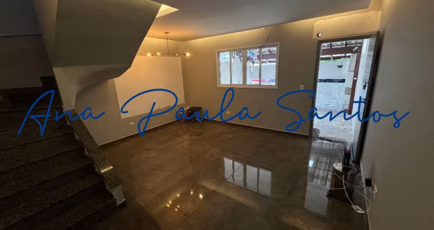 OPORTUNIDADE IMPERDÍVEL! Sobrado amplo de 3 dorms (1 suíte) com Quintal e Vista Livre a venda em Santos - SP