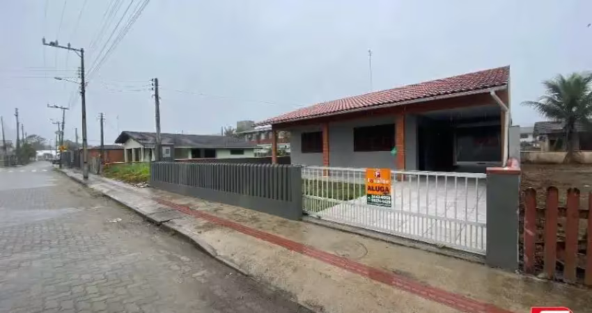 Casa com 3 quartos para alugar na Rua Maria De Lourdes Sanches, 1196, Centro, Itapoá