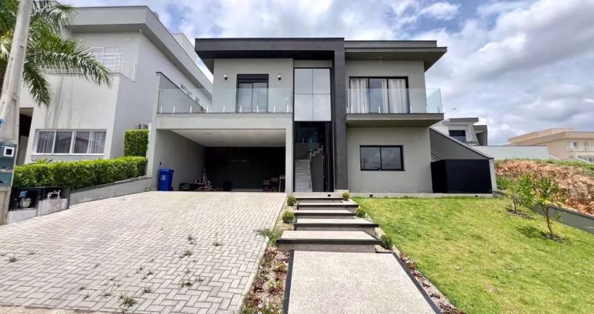 Casa Assobradada no Condomínio Terra Magna com 04 suítes e Piscina - Indaiatuba - Sp.