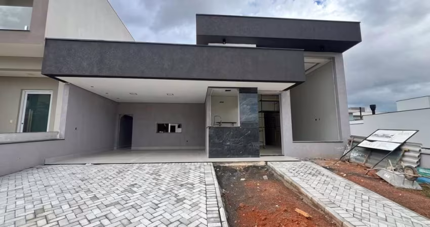 Casa à Venda no Condomínio Dona Lucilla com 03 suítes sendo 01 com closet – Indaiatuba – Sp.
