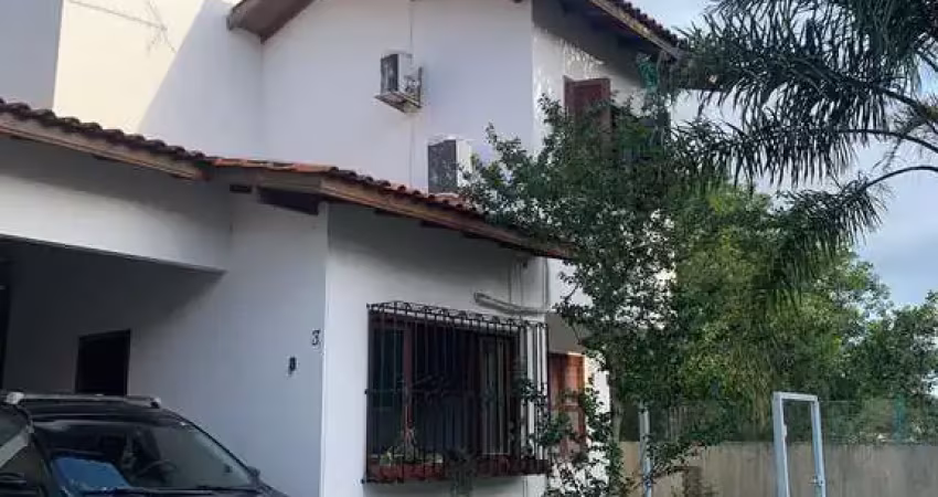Casa duplex 03 dormitórios, sendo 01 suíte à venda no rio vermelho - florianópolis - sc